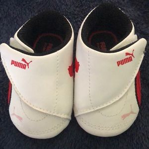 Newborns shoes